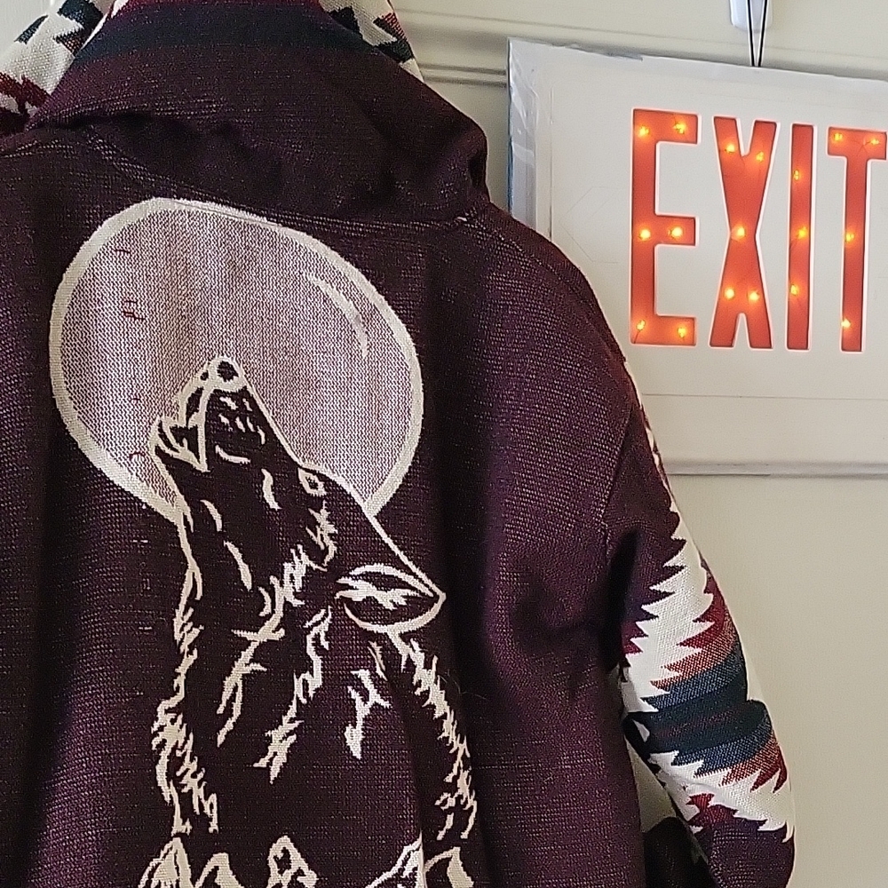 Tribal Wolf Pattern Hooded Jacket - image 8